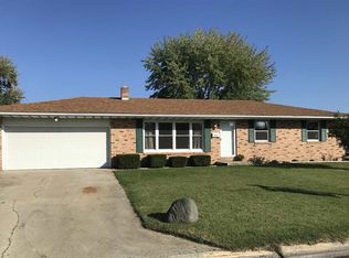 902 Oak St, Mishawaka, IN 46545