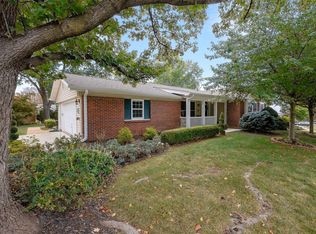 312 Shady Meadows Dr, Ballwin, MO