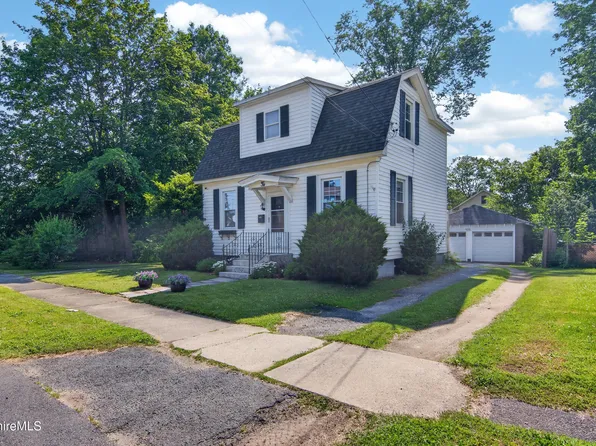 35 Dexter St, Pittsfield, MA 01201