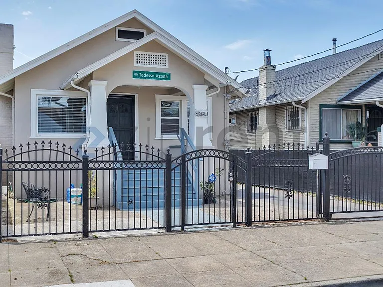 8521 Dowling St — Photo 3