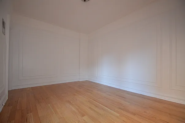 Rented by CITY SKYLINE REALTY INC | media 27