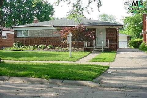 1st image of 1566 N Fontaine Ave