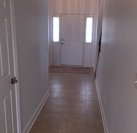 Entry/Foyer. Scratch free ceramic tile in foyer!