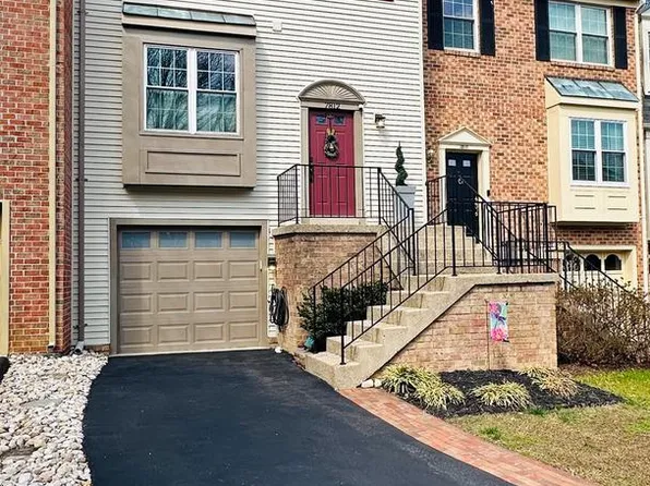 7812 Solomon Seal Dr, Springfield, VA 22152