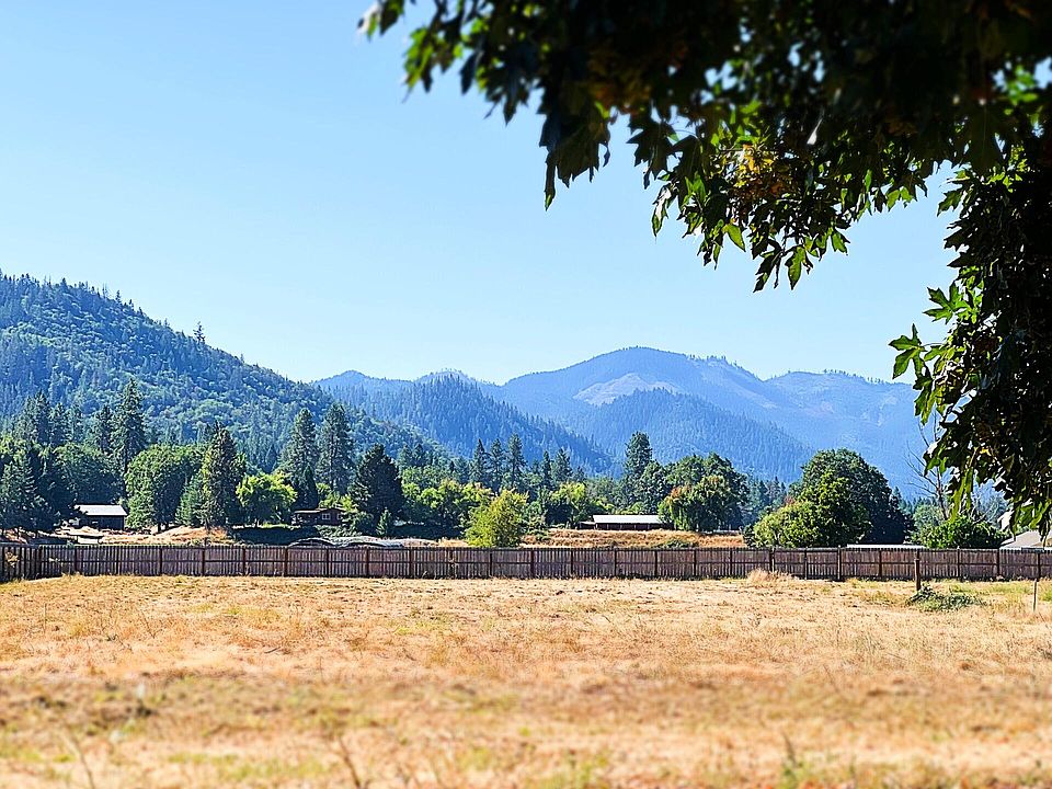 1st image of 2923 Rogue River Hwy