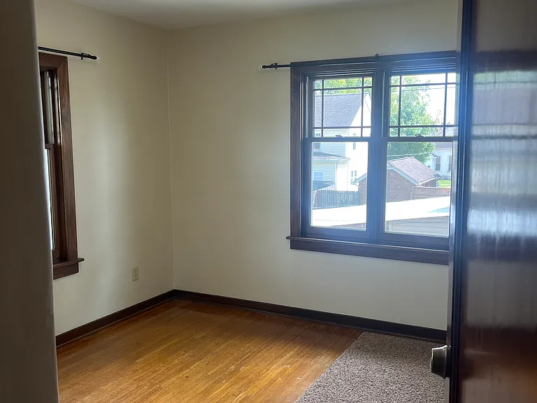 921 Pearl St — Photo 10