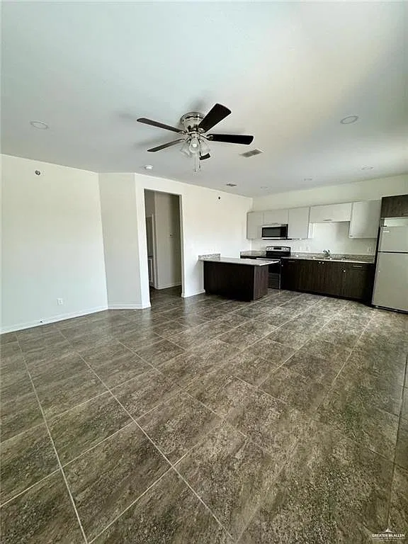 2 bed, 2.0 bath, 904 sqft, $750 — Photo 3