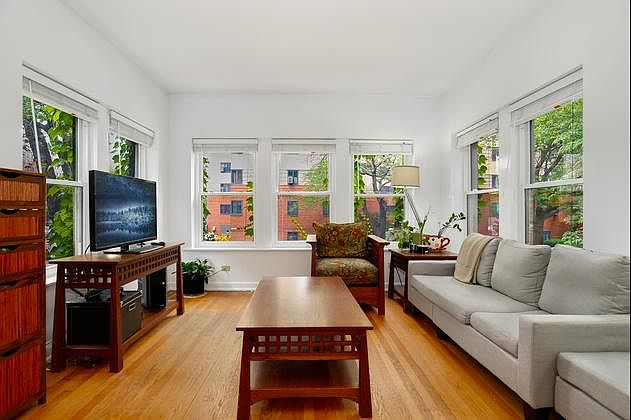 1st image of 863 W Carmen Ave #1B
