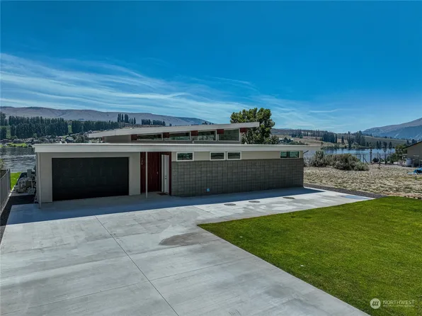 126 Coles View Lane, Chelan, WA 98816