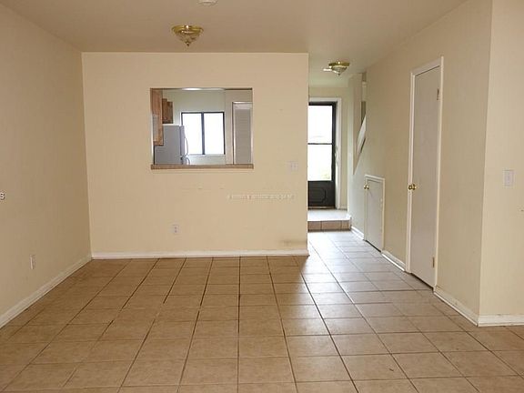 3rd image of 96 Mathews Dr APT 163
