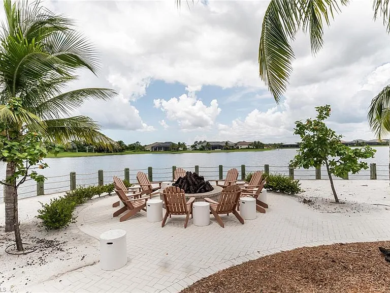 14586 Tropical Dr — Photo 30