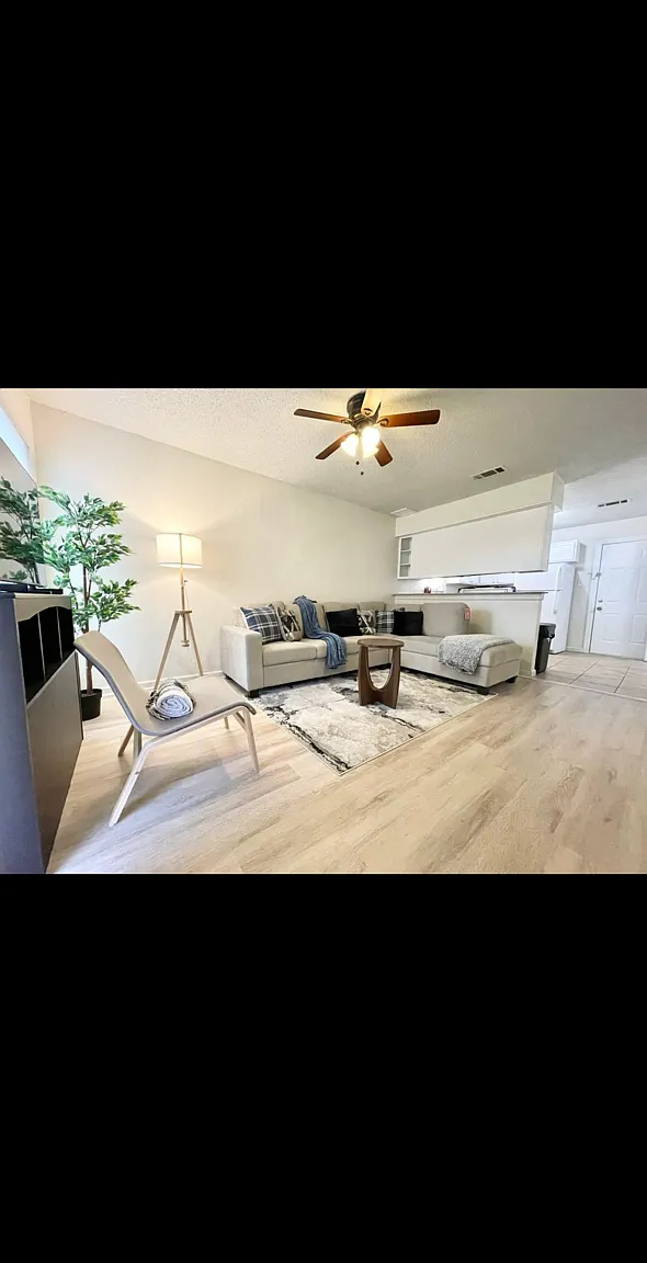 2 bed, 1.5 bath, 780 sqft, $1,400 — Photo 4