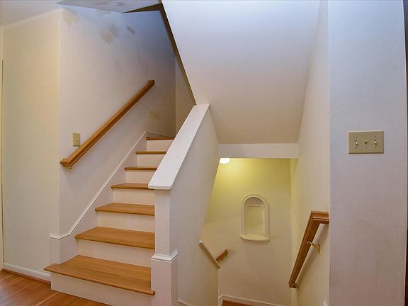 3rd image of 3255 Londonderry Ln
