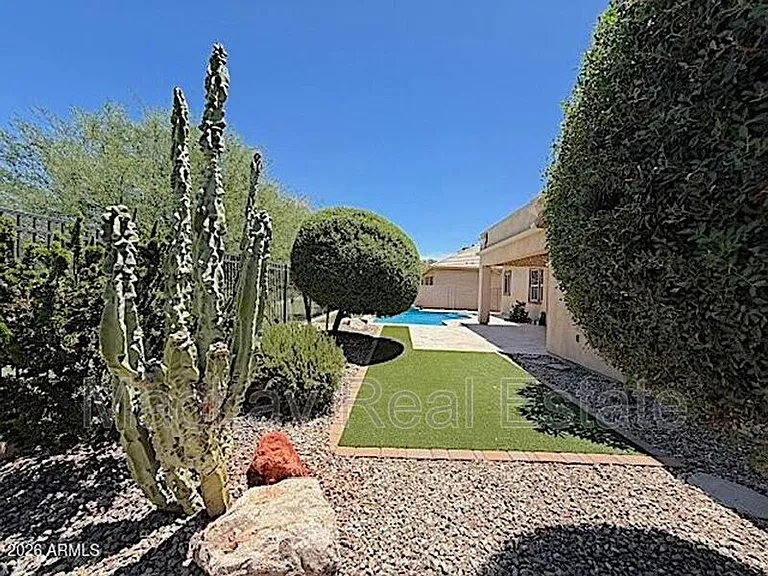 1142 E Bajor St — Photo 39