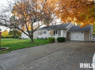 461 W Lake Shore Dr, Springfield, IL 62703