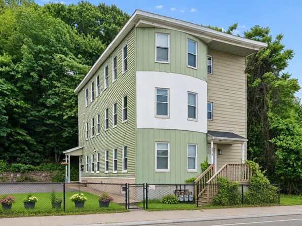 576 Franklin St, Worcester, MA 01604