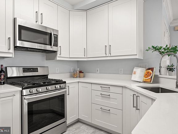 2nd image of 1404 Roundhouse Ln APT 309