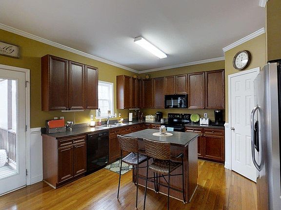4th image of 716 Sarazen Dr