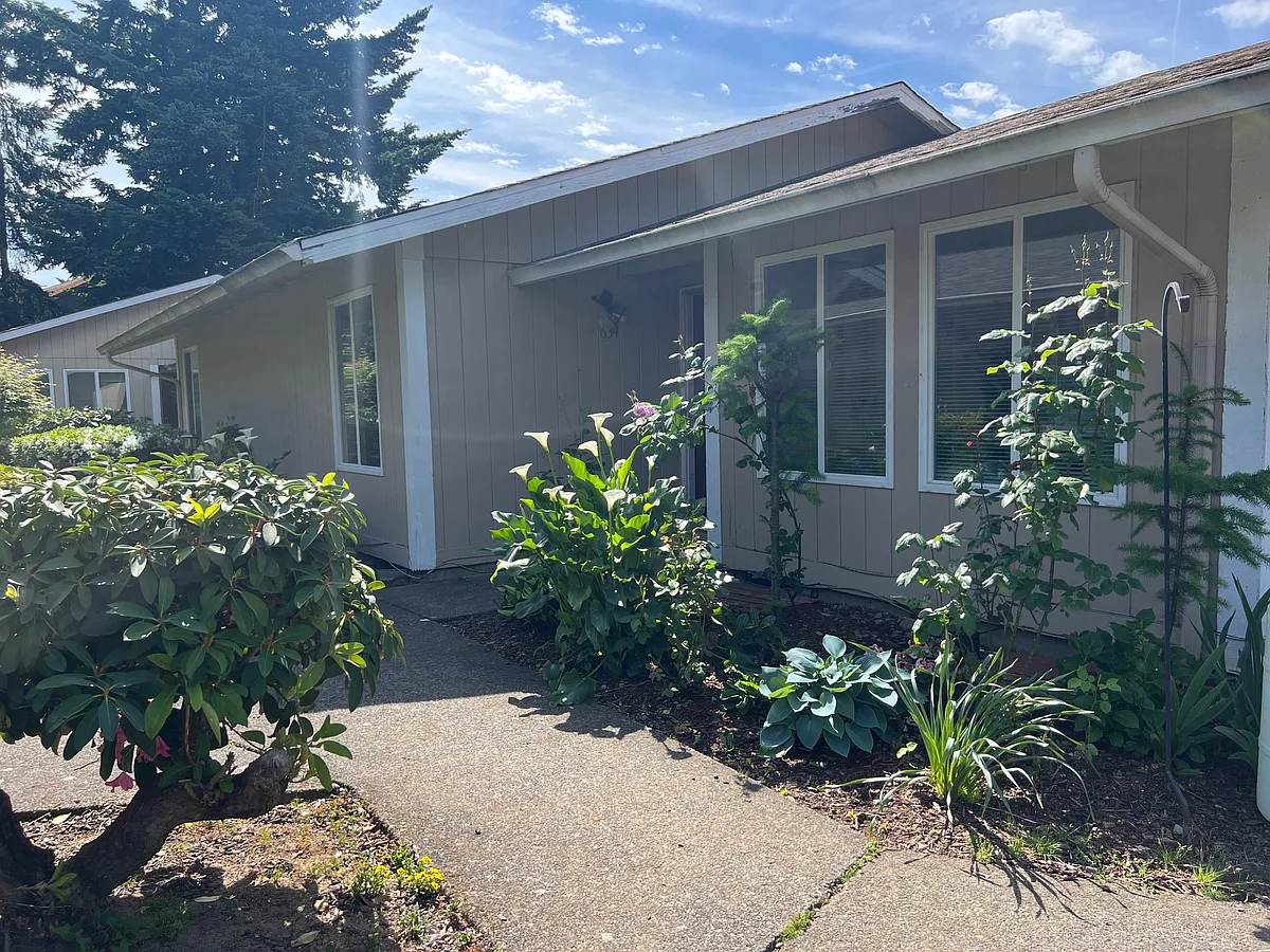 Building Photo - SE 146th Ave