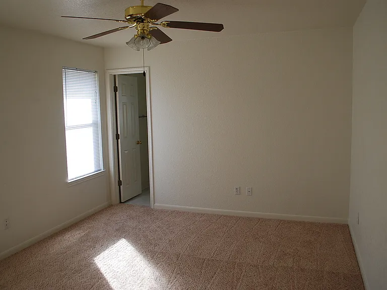 2204 Wildewood Dr — Photo 7