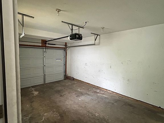 2nd image of 191 Southfield Dr #2