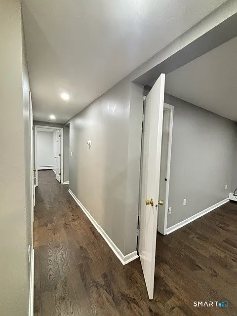 3 bed, 2.0 bath, 2340 sqft, $2,400 — Photo 4