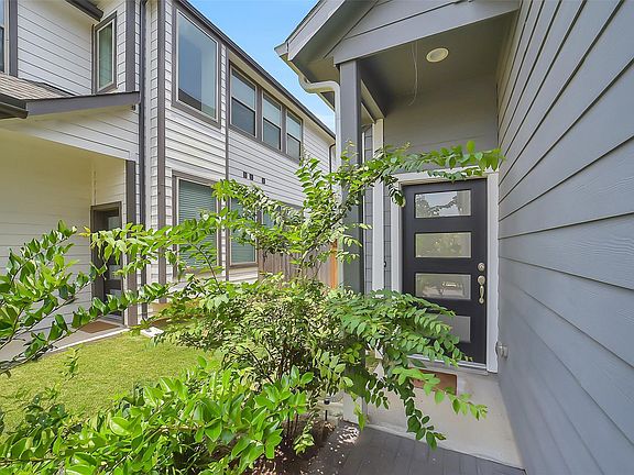 2nd image of 12934 Rio Mariano Ln