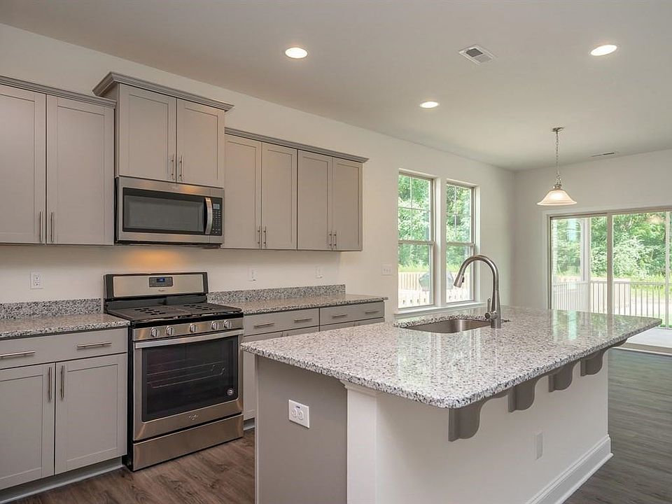2nd image of 101 Weldon Lane Np #129