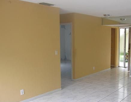 4th image of 2592 Carambola Cir N