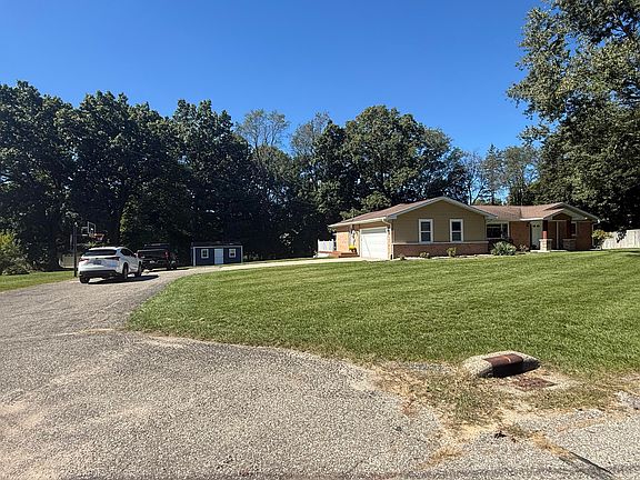 4th image of 6817 Springbrook Ln