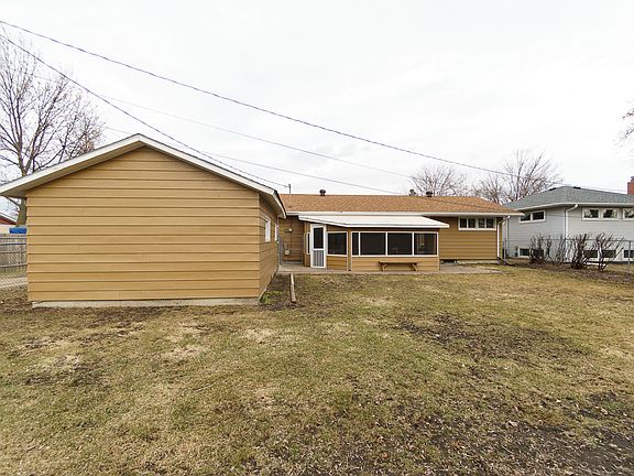 2nd image of 514 2nd St E