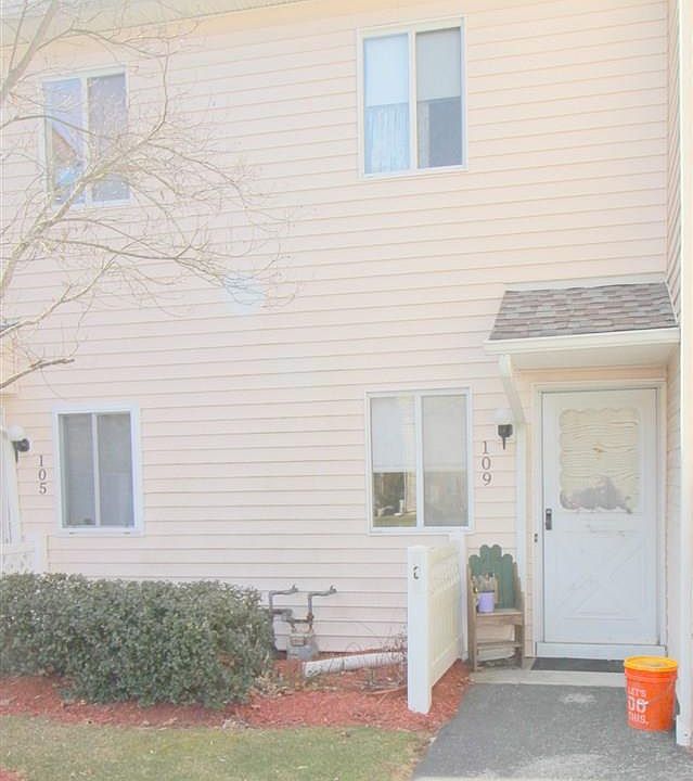 1st image of 109 Gregory Ct