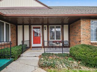 2364 Radcliff Village Dr SE, Grand Rapids, MI
