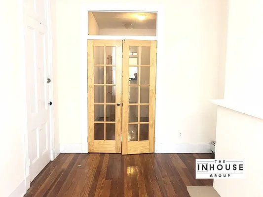 Rented by The InHouse Group | media 7