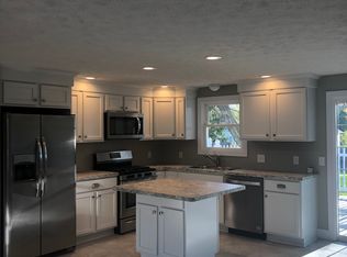 19 Sean Ln, Gates, NY 14606