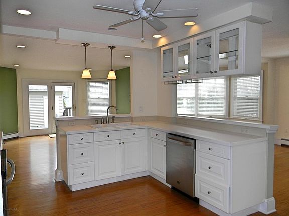 5th image of 418 Beacon Blvd