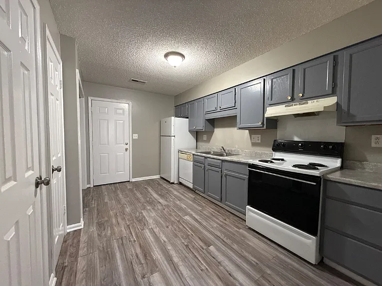 4424 Torrance Dr NW #15 — Photo 1
