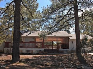 1915 Twin Pines Trl, Overgaard, AZ 85933