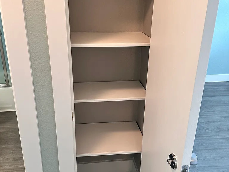 300 Valley Stream Dr #8 — Photo 19
