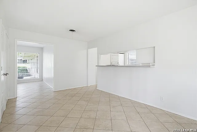 2125 E Lawndale Dr — Photo 4