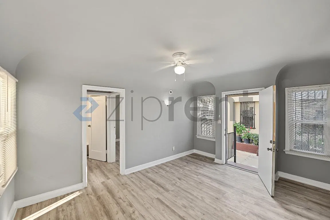 1 bed, 700 sqft, $2,100 — Photo 2