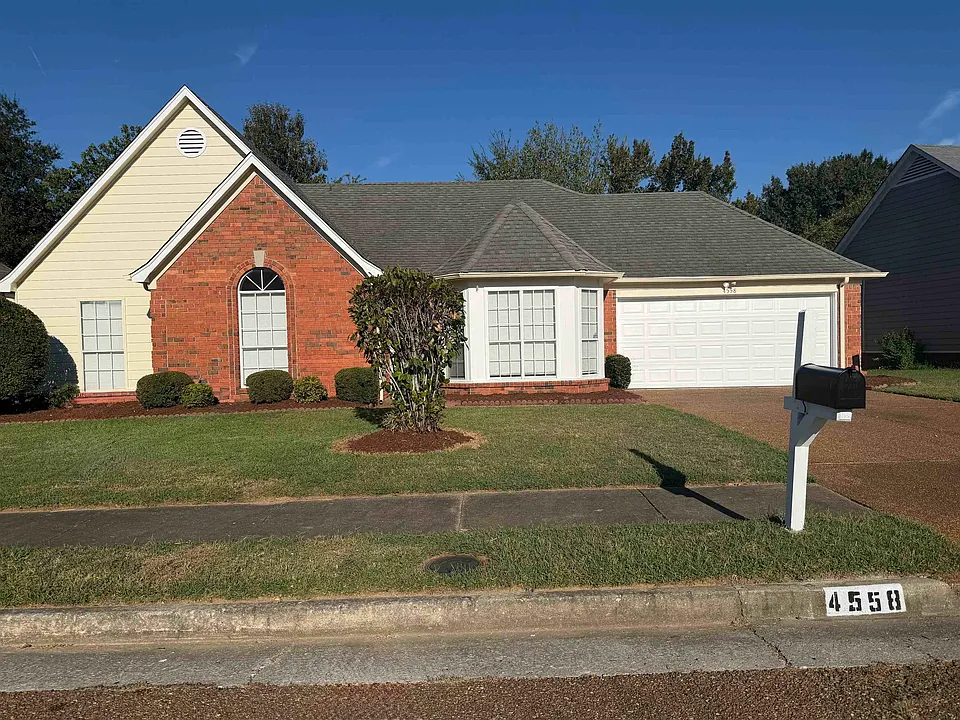 4558 Kings Grant Dr