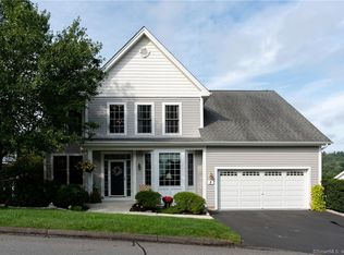 2 Traditions Blvd, Southbury, CT 06488
