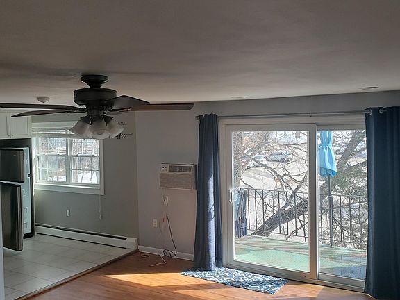 5th image of 45 Edgelawn Ave APT 5