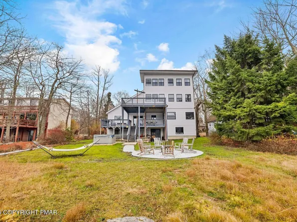 1441 Waterfront Dr, Tobyhanna, PA 18466