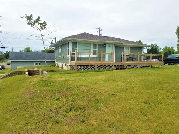 501 Sand Lake Rd, Onalaska, WI 54650