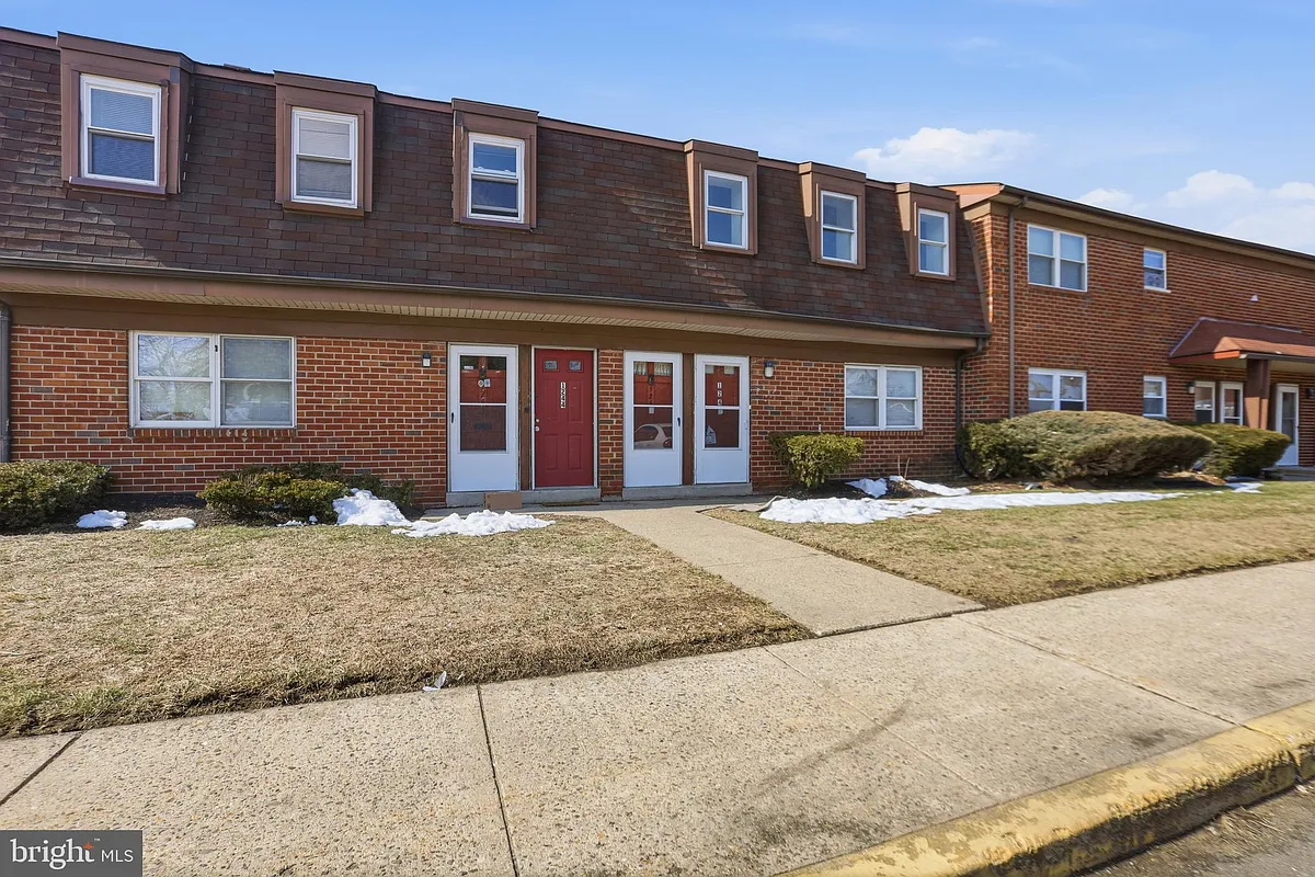 Building Photo - 1242 Liberte Ct