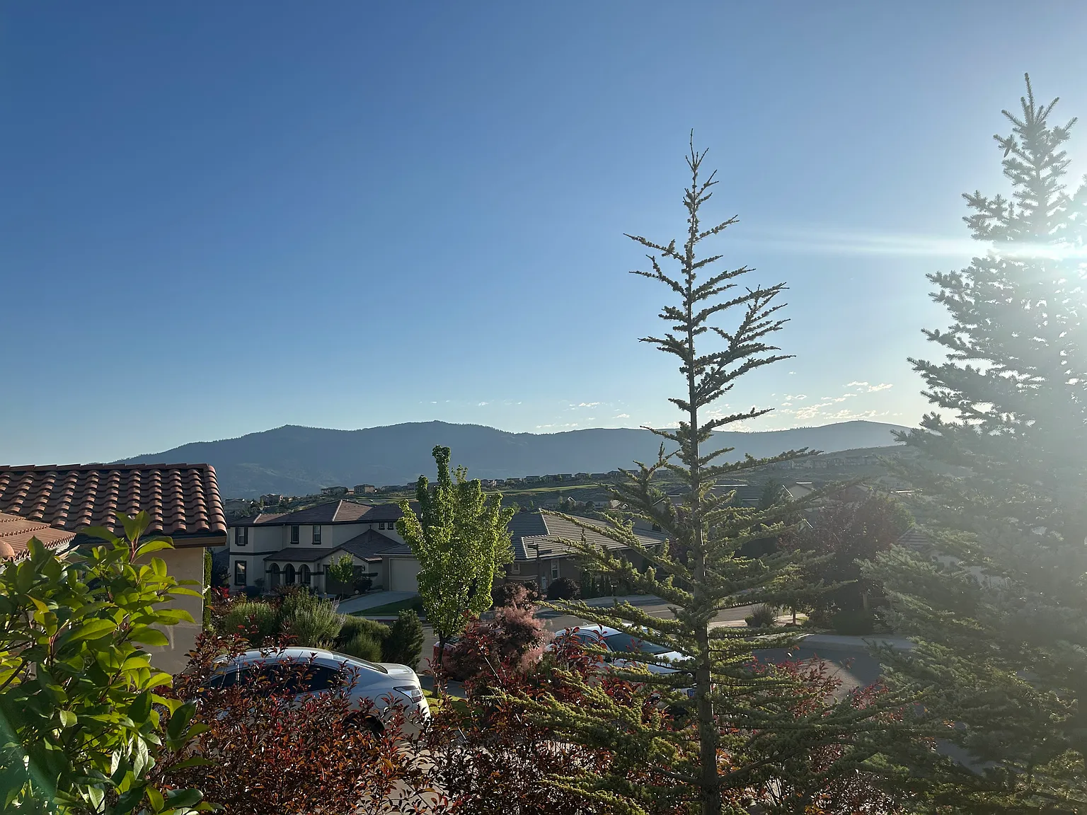 5 bed, 4143 sqft, $5,300 — Photo 3