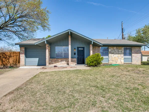 2301 Halifax Dr, Carrollton, TX 75006