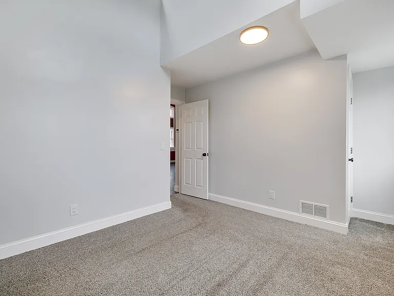 633 McKinley St #202 — Photo 12